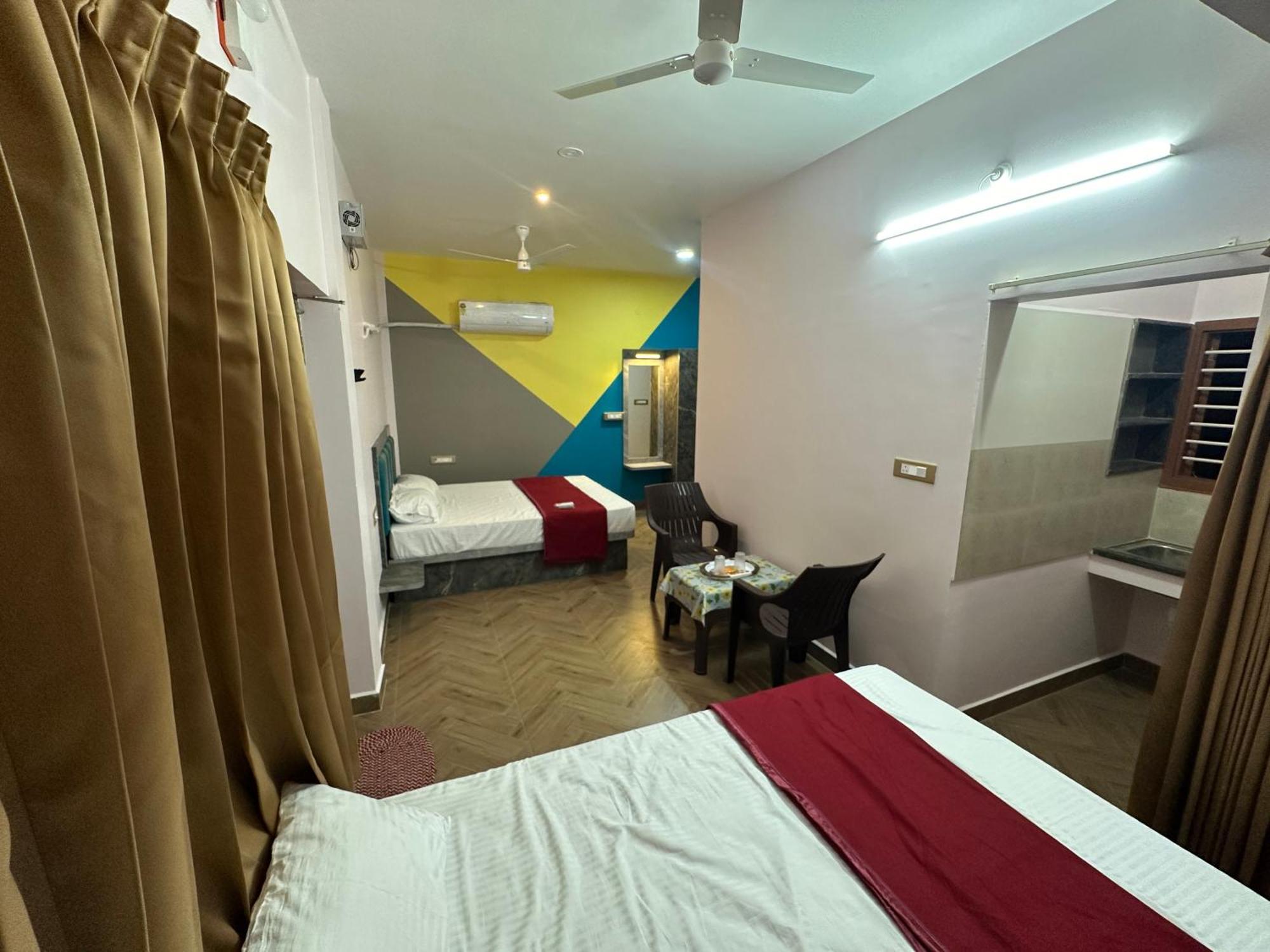 Om Lingeswaran Home Stay Tiruvannāmalai 外观 照片