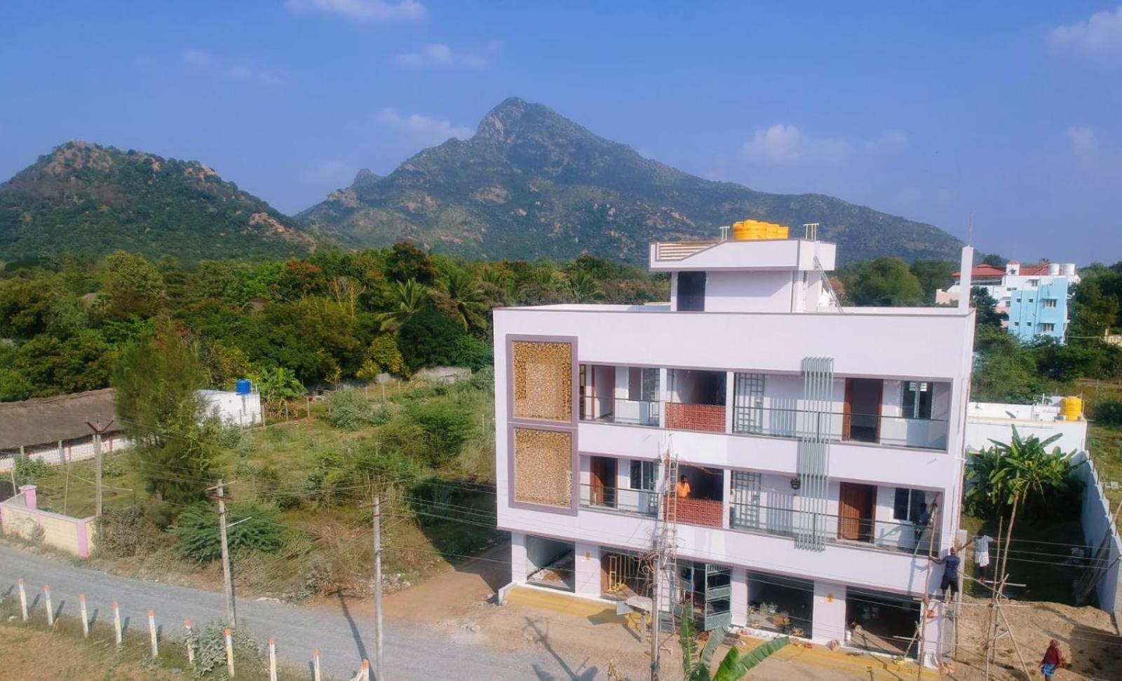 Om Lingeswaran Home Stay Tiruvannāmalai 外观 照片