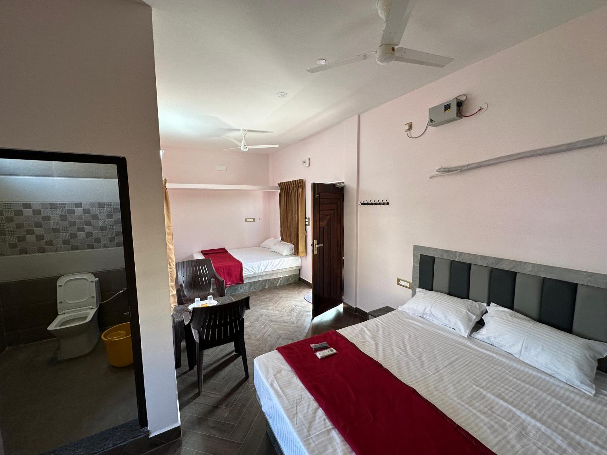 Om Lingeswaran Home Stay Tiruvannāmalai 外观 照片