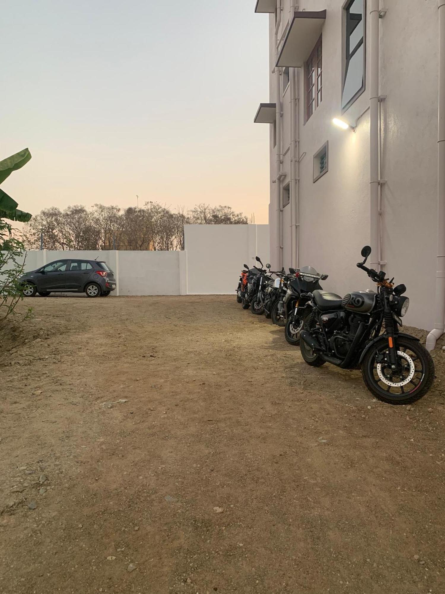 Om Lingeswaran Home Stay Tiruvannāmalai 外观 照片