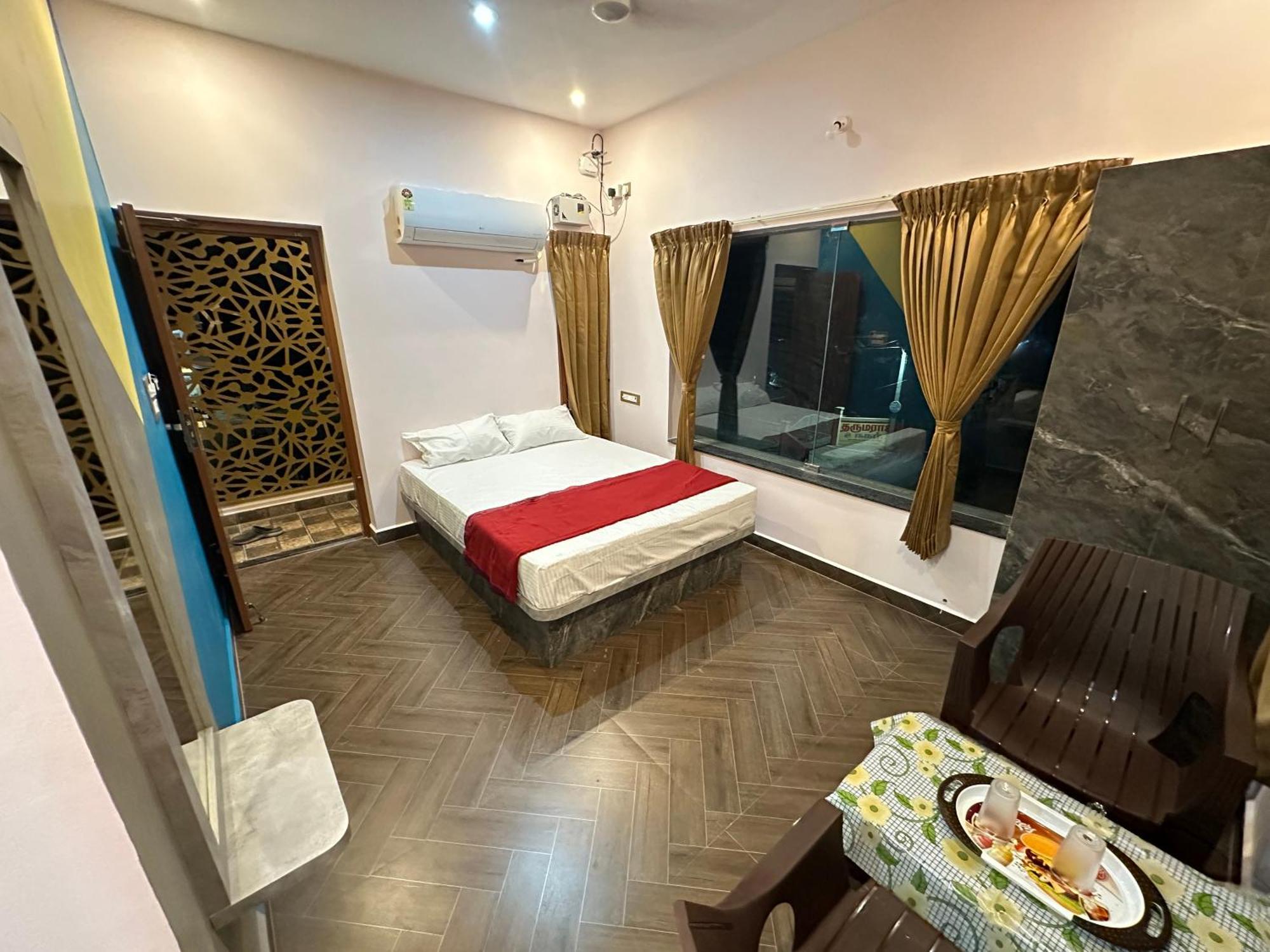 Om Lingeswaran Home Stay Tiruvannāmalai 外观 照片